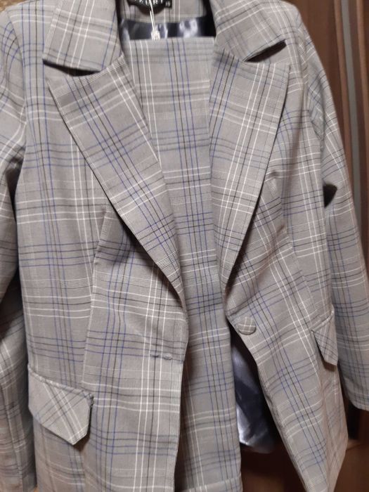 Стильный брючный костюм