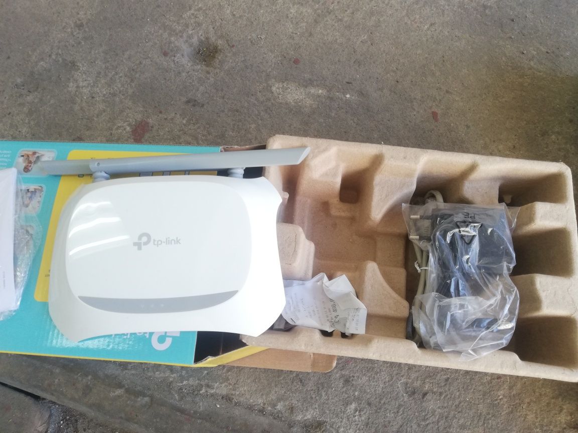 Продам два роутера TP-Link на запчастини або відновлення