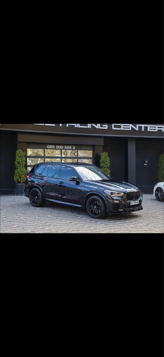 Автомобиль БМВ 2019 год