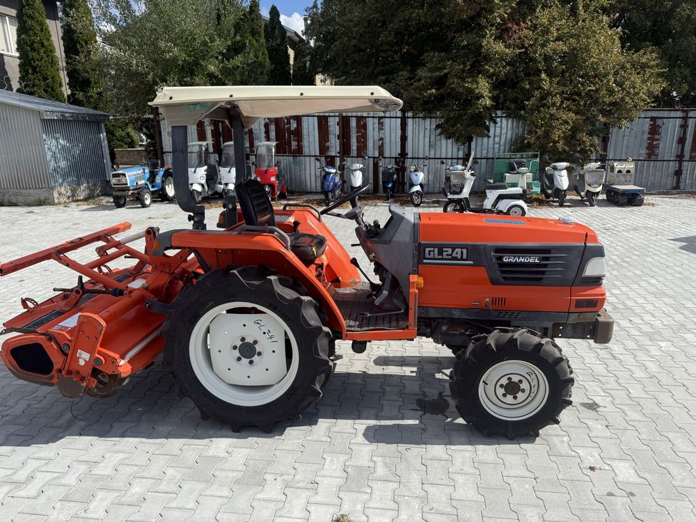 Японський трактор Kubota GL241