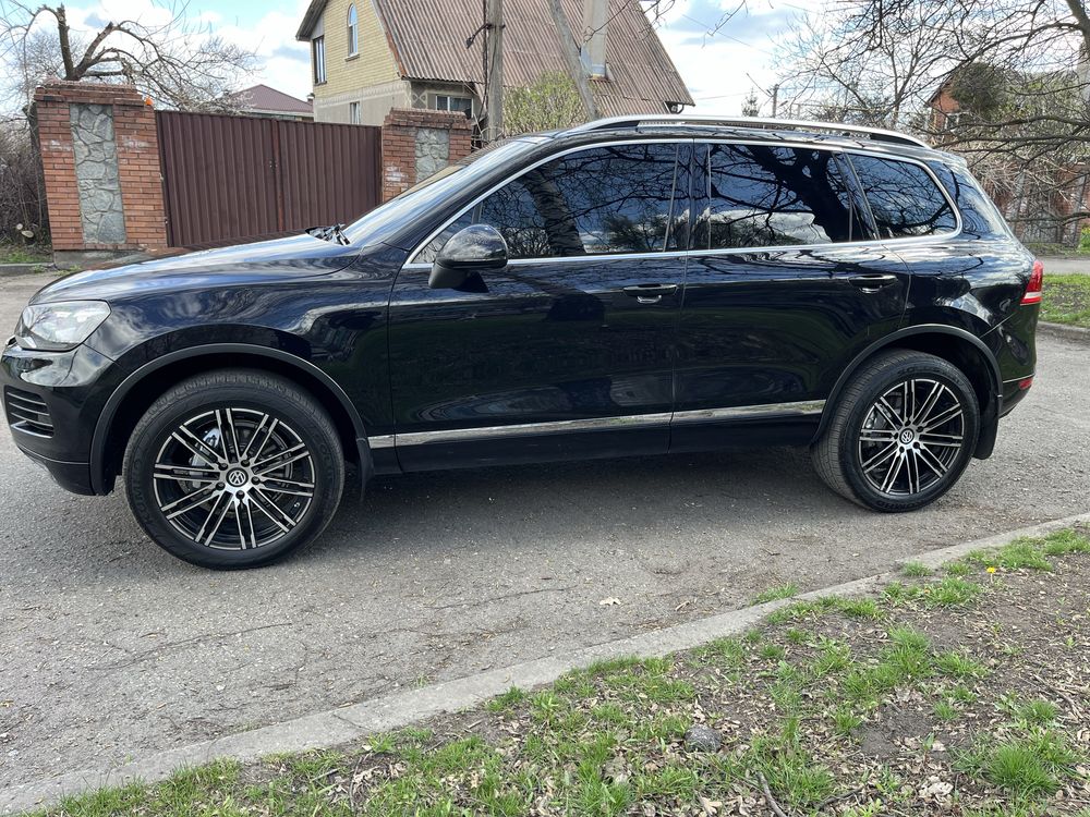 Продам автомобиль Volkswagen Touareg