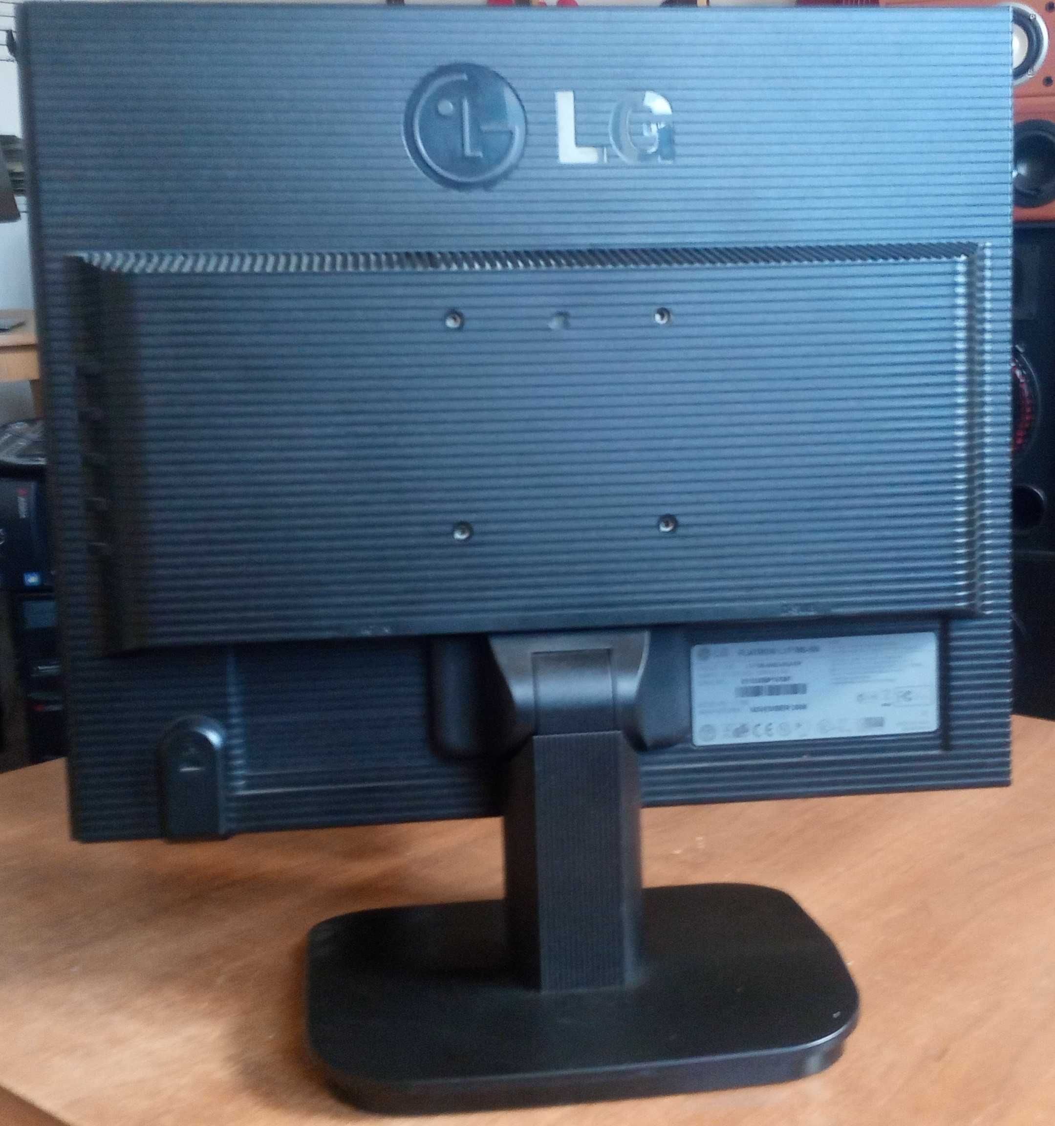 MONITOR LG Flatron L1718S-SN + przewody //mały zgrabny