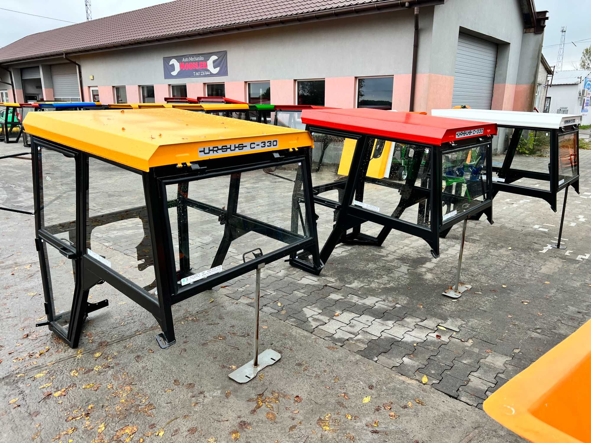 Kabina ciągnikowa Ursus C330 Ursus C360 MF235 T25 szyberdach siłowniki