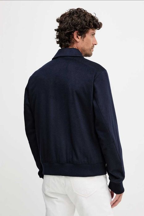 Куртка з колекції ВBOSS. Неутеплена модель виконана з вовняного матері