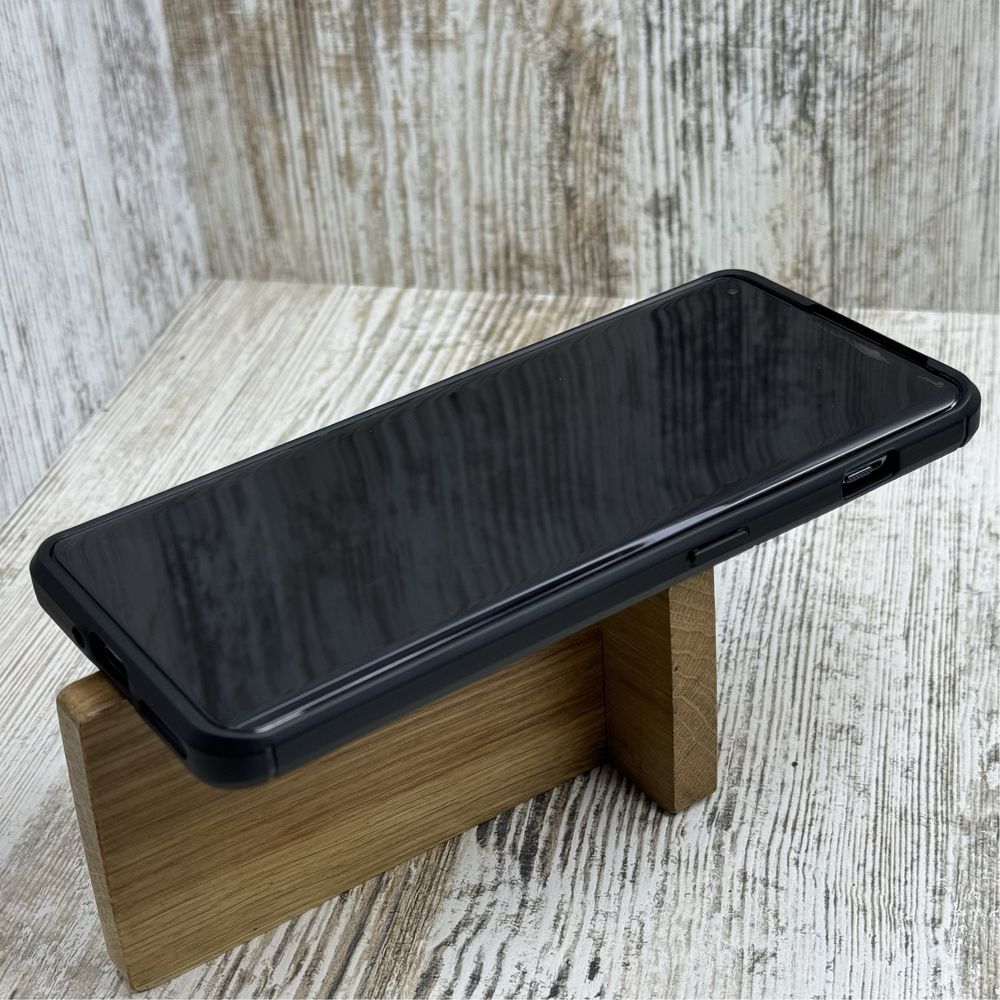 Чехол плотный Carbon TPU на OnePlus 12/ 11/ 1+ 10 Pro и др. Чохол
