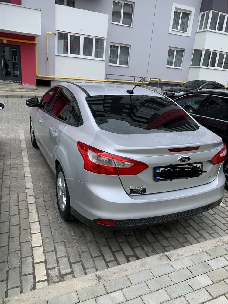 Продаж Ford focus 2013 року