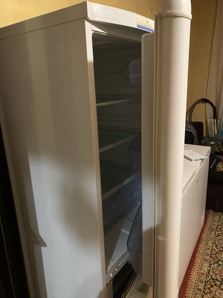 Холодитьник Indesit