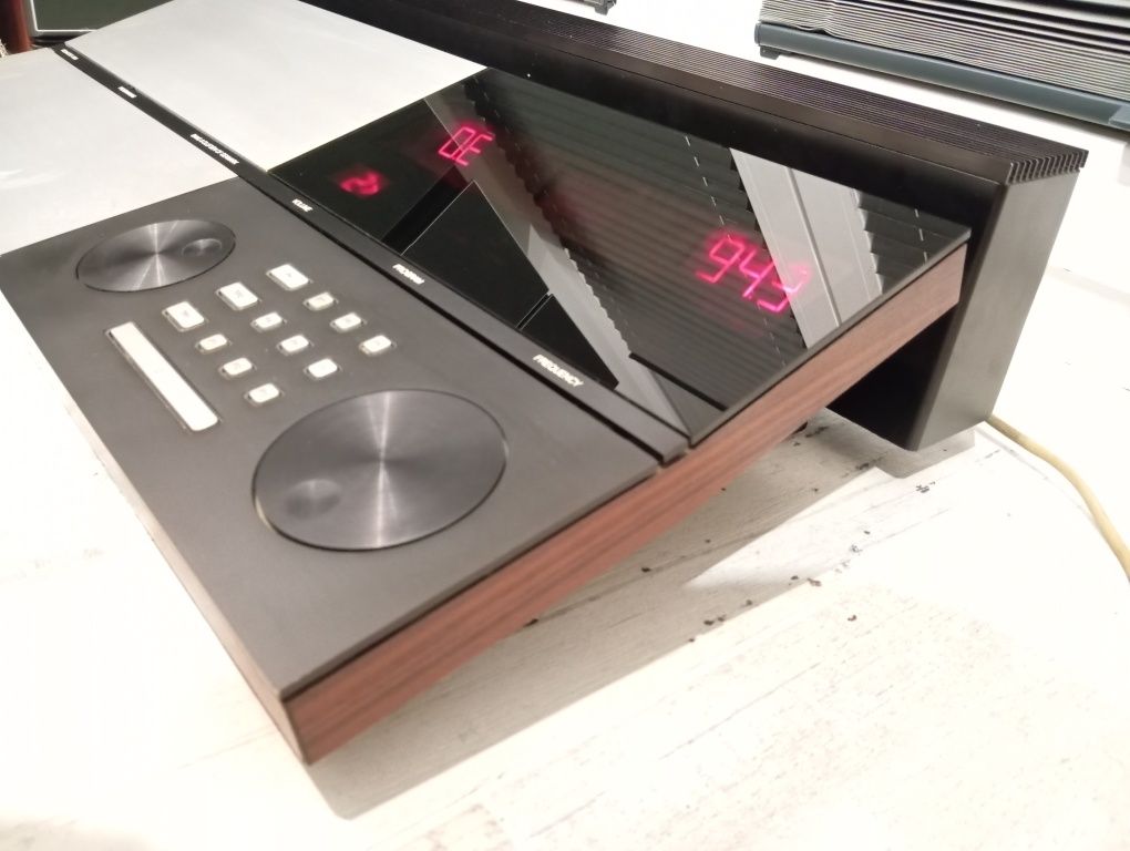 Bang & Olufsen Beomaster 8000 amplituner