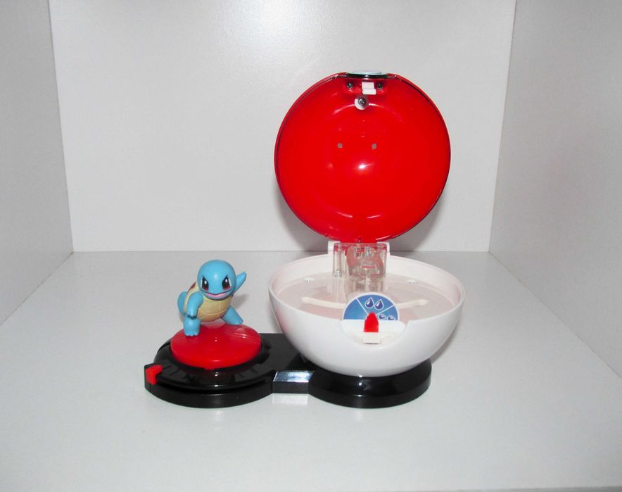 Squirtle + Poké Ball Pokémon Surprise Attack Game, SA18