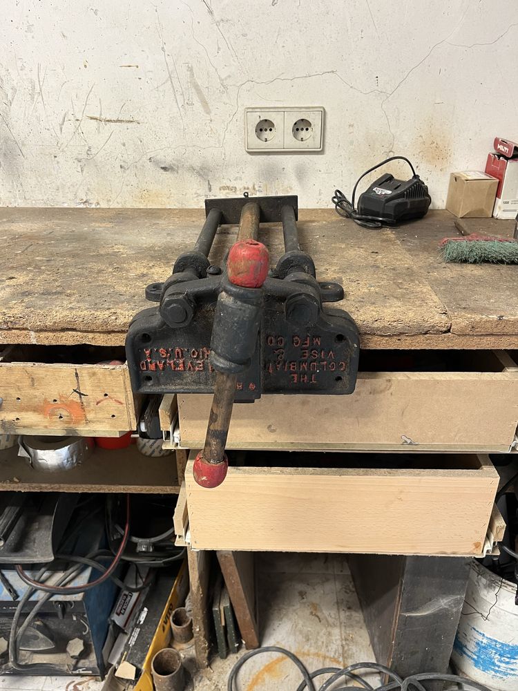 Torno de bancada em ferro