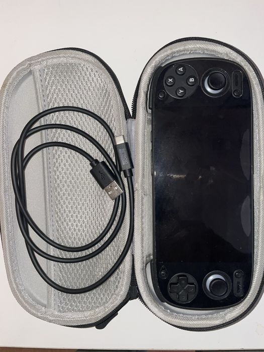 Retroid Pocket 5 com Acessorios + Bolsa de Transporte e Pelicula