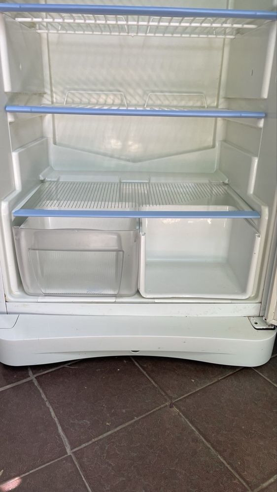 Продам холодильник Indesit no frost