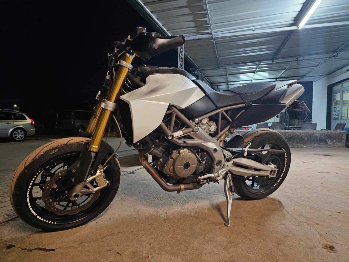 Aprilia dorsoduro 750