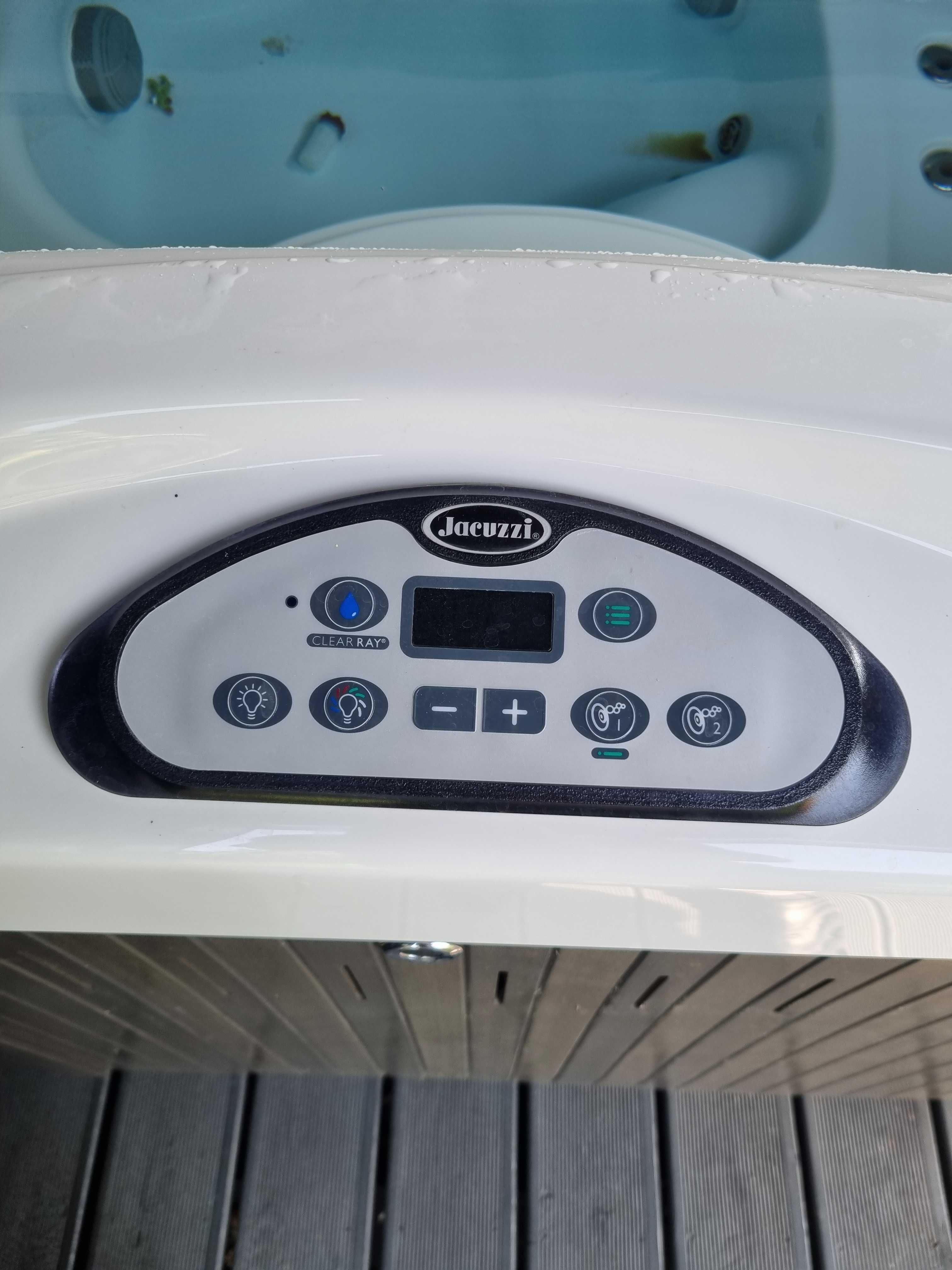 Jacuzzi®  J-335 Premium wanna spa ogrodowa