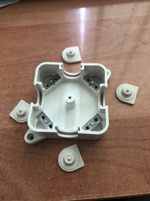 Коробка монтажная распределительная 80/80/35