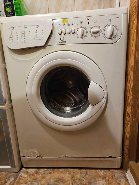 Стиральная машинка пральна машина Indesit ІндезитИндезит WS84TX. Узкая