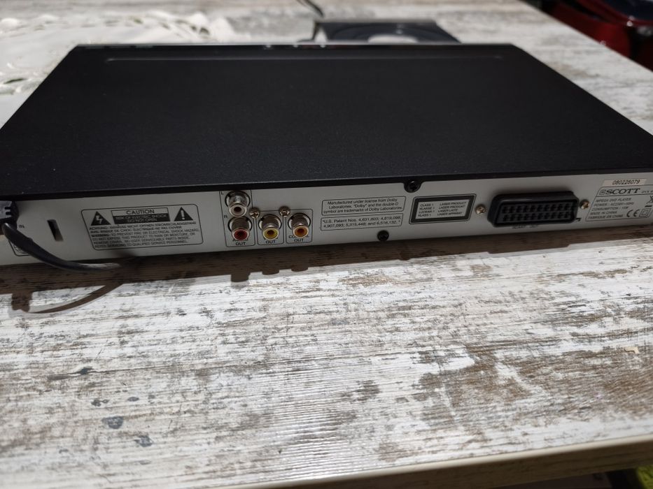 Odtwarzacz DVD SCOTT z pilotem