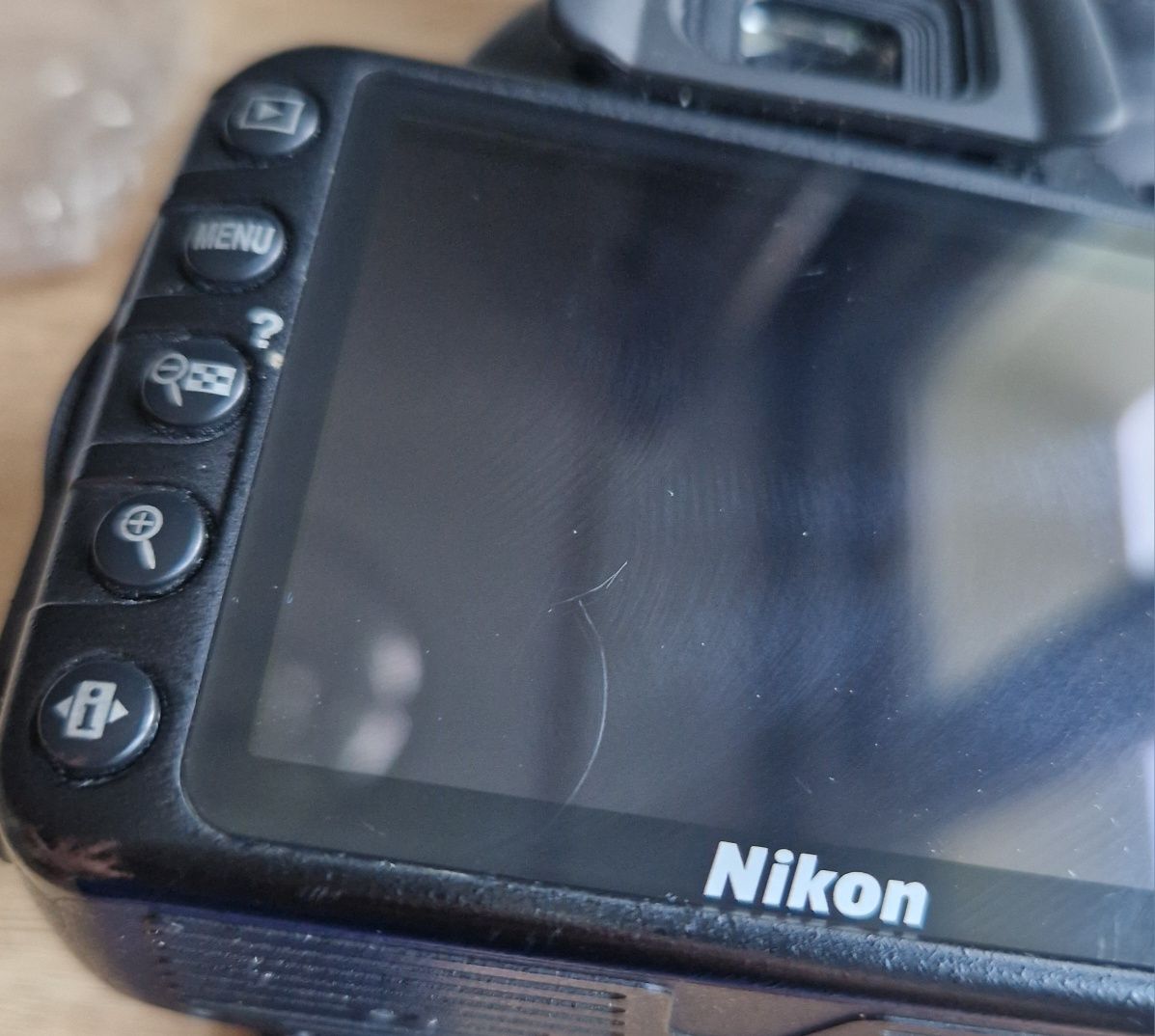 Aparat Nicon D3100 z obiektywem Nikon DX AF-S Nikkor 18-55 mm VR