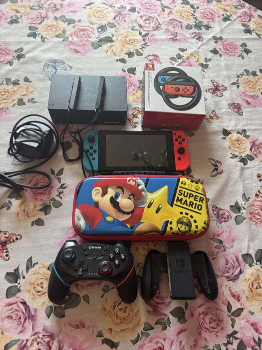 Nintendo Switch. Весь комплект на фото,в хорошому стані.
