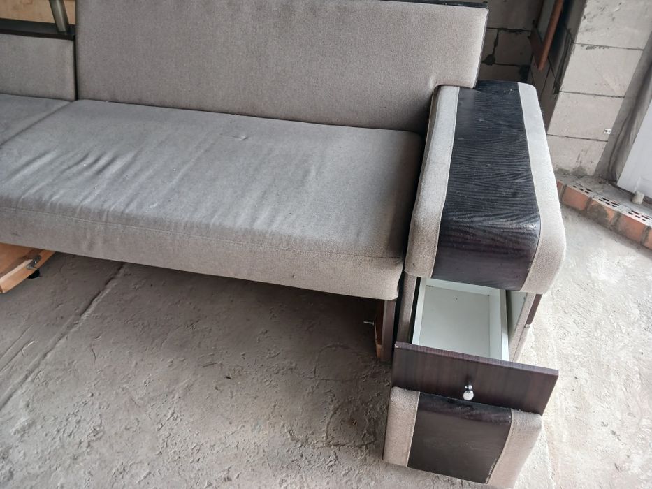 Угловой диван. 2.70 на 160