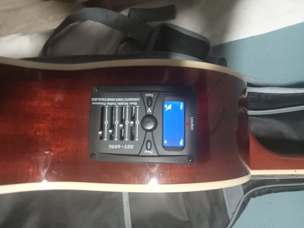 Guitarra acústica nylon elétrica nova sem uso. Com a bolsa