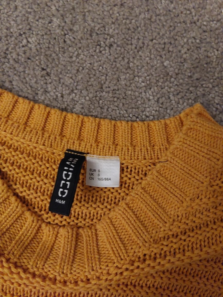 H&M camisola cor mostrada