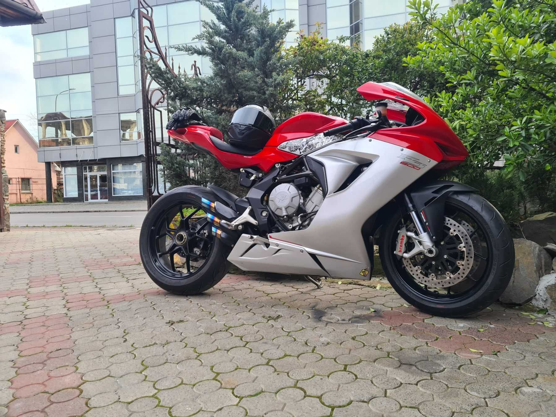 Ducati hypermotard 1100