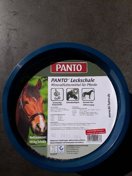 Lizawka mineralna dla koni Panto miska 10kg