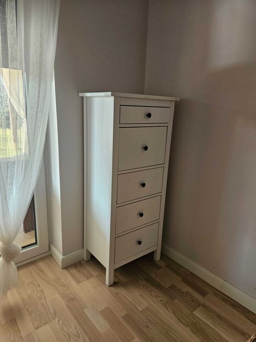 Komoda wysika biala Hemnes ikea sosna drewniana