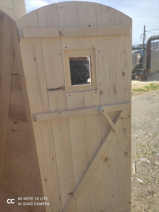 Туалет дерев'яний вуличний дачний
