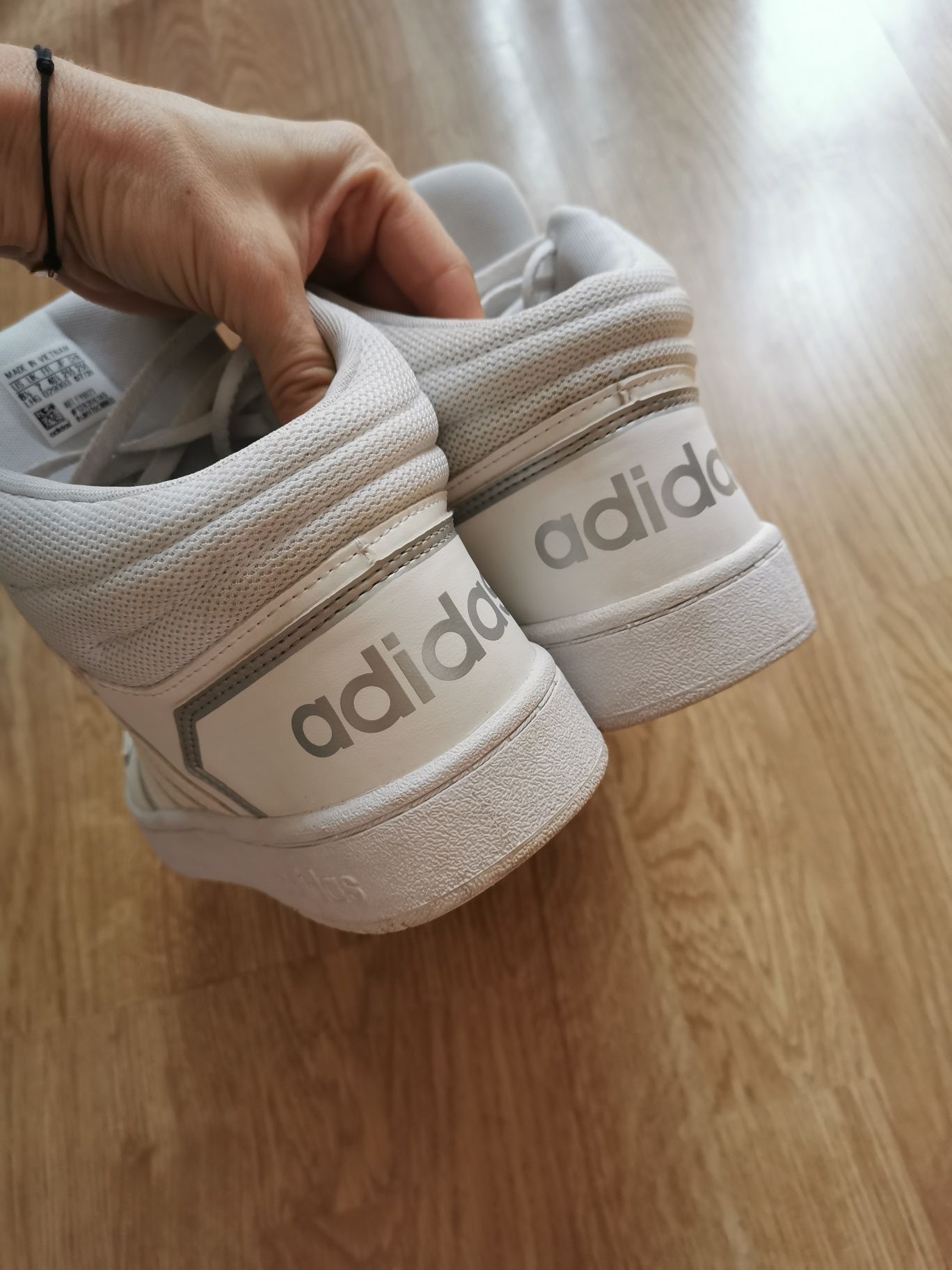 Buty chłopięce adidas.