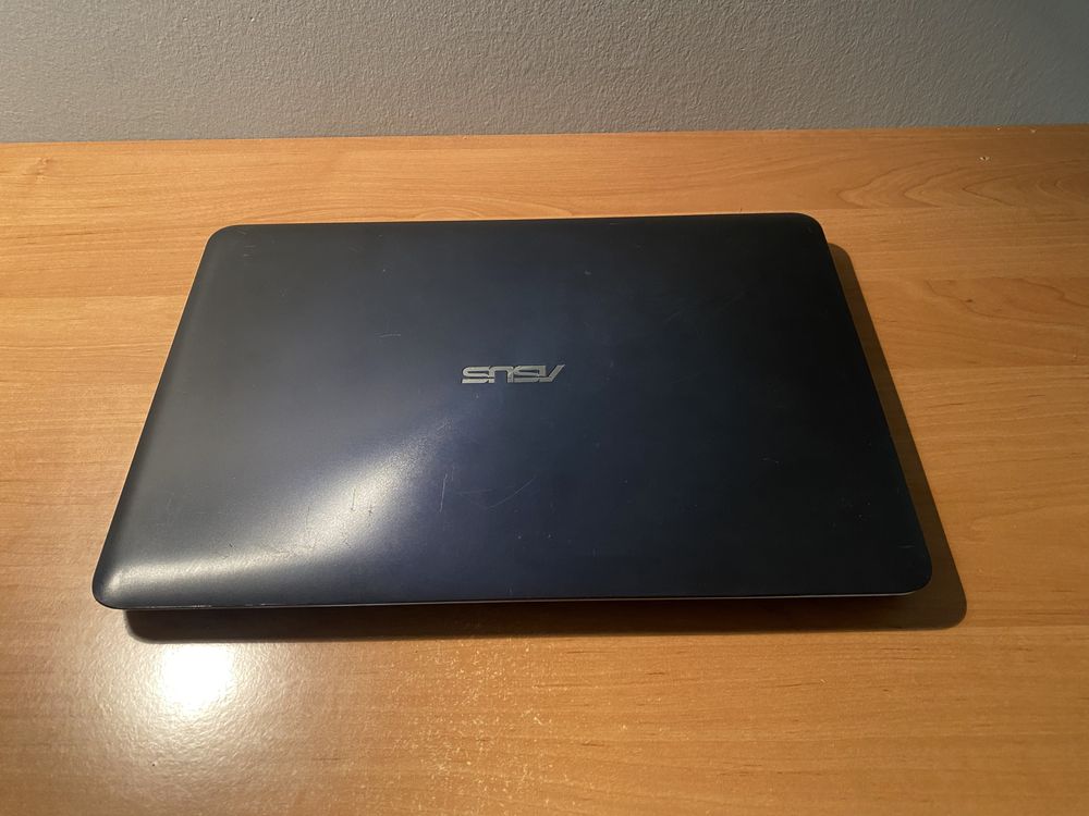 Laptop Asus R558U i5 8/256 SSD Win 11