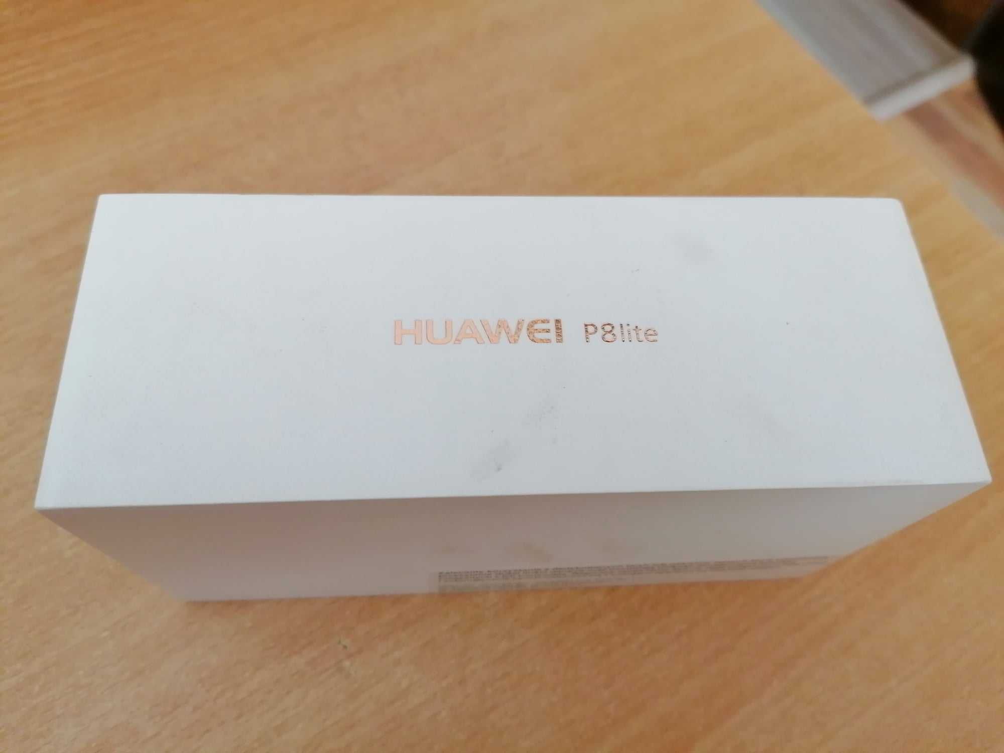 Huawei P8 LITE...