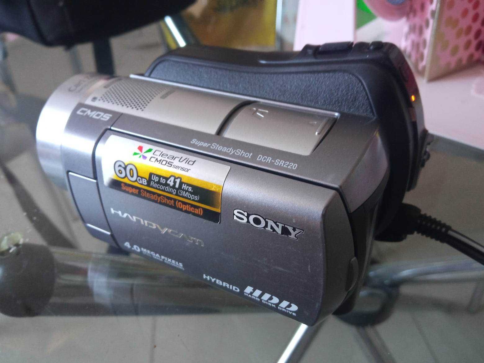 Видеокамера Sony DCR-SR220