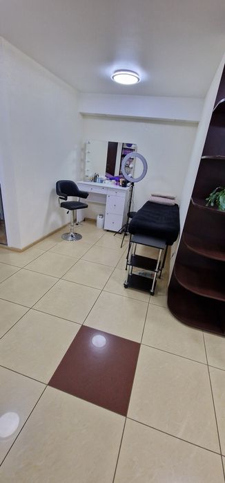 Сдам  лашмейкеру, бровисту, визажисту. Свет постоянно