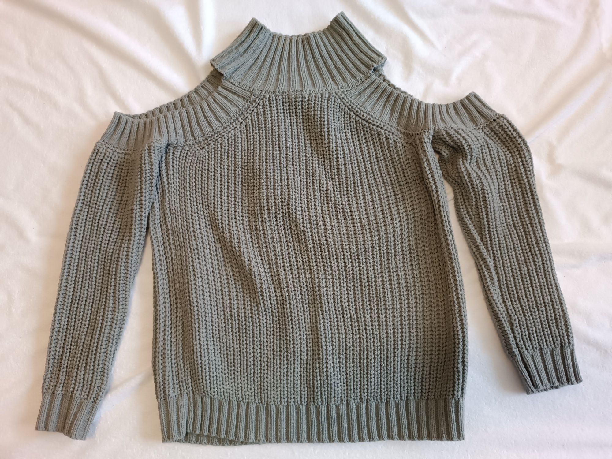 Новий сірий теплий зимовий светр 44-46