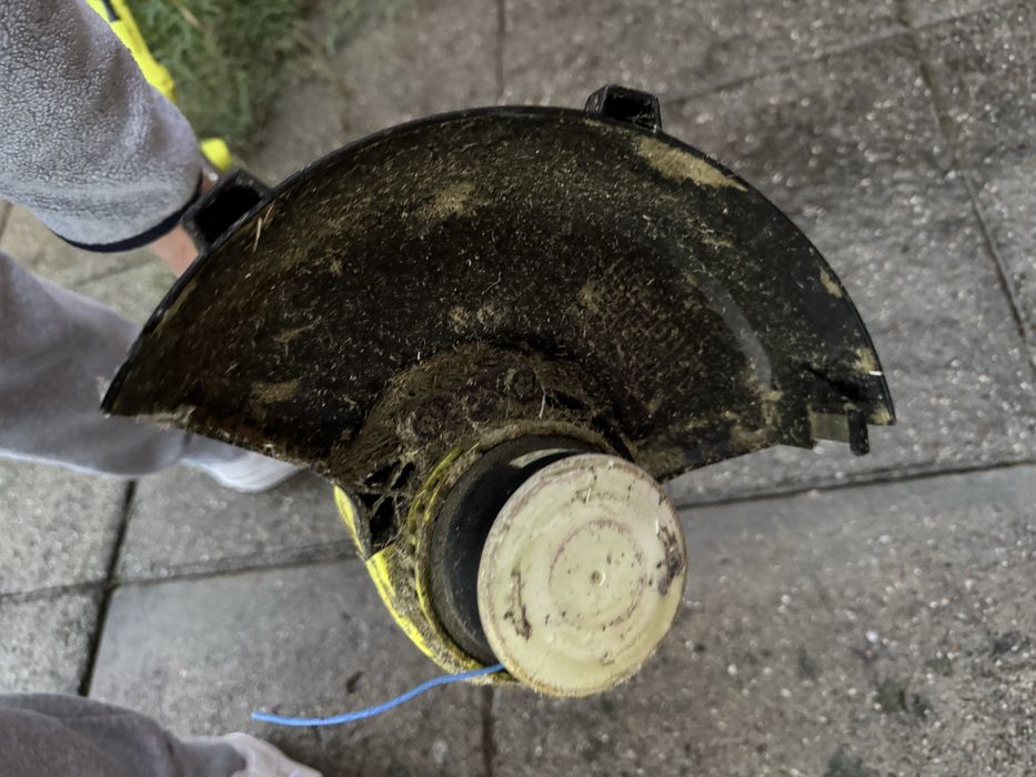 Aparador eletrico Ryobi 350W 25cm