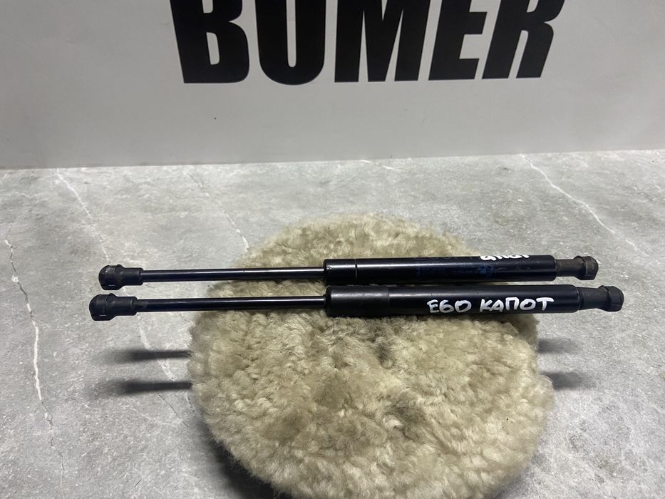 Амортизатор Капота БМВ Е60 Е61 Стойка Капоту
