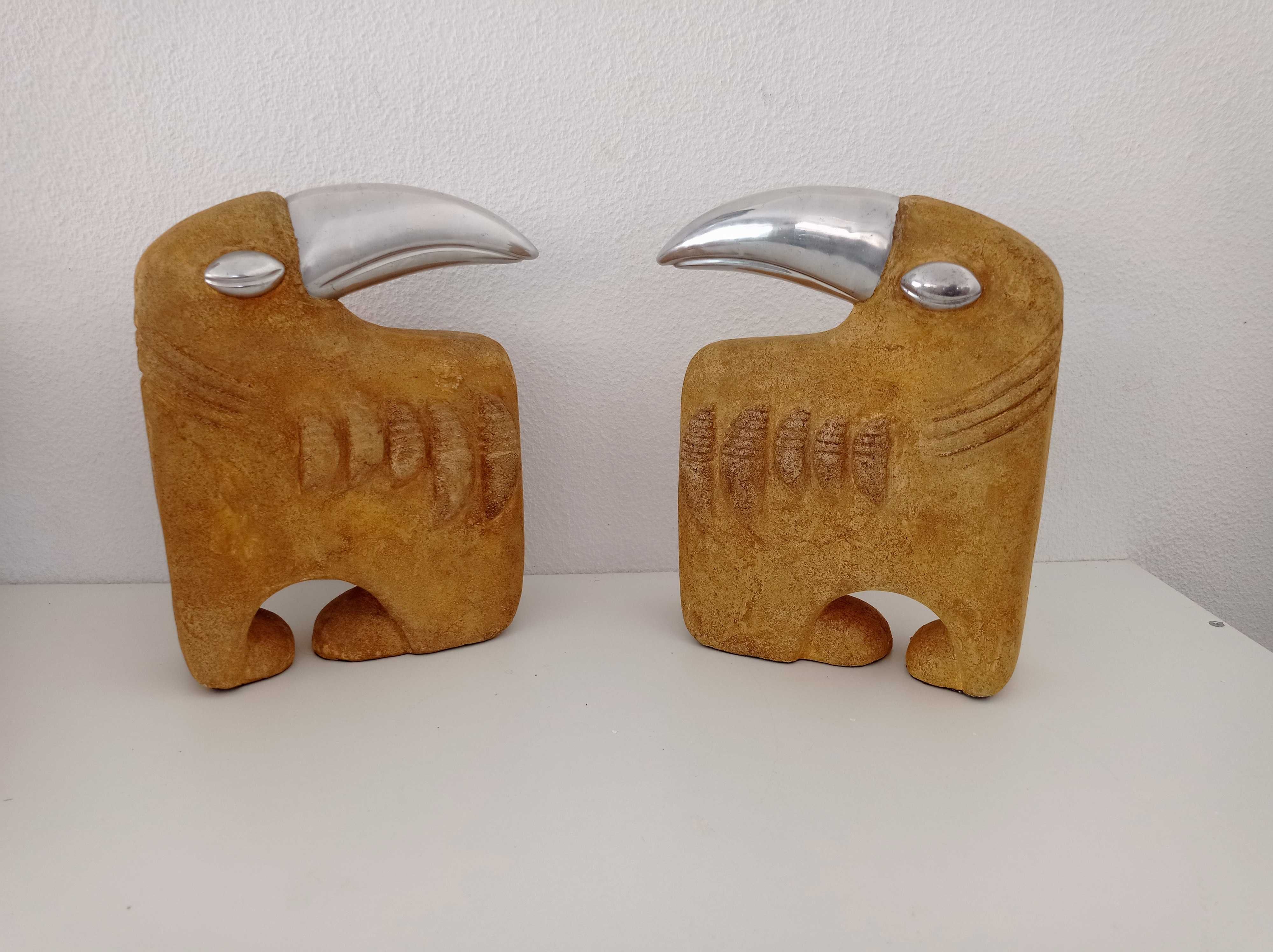 Decoração: 2 pássaros tucanos em loiça