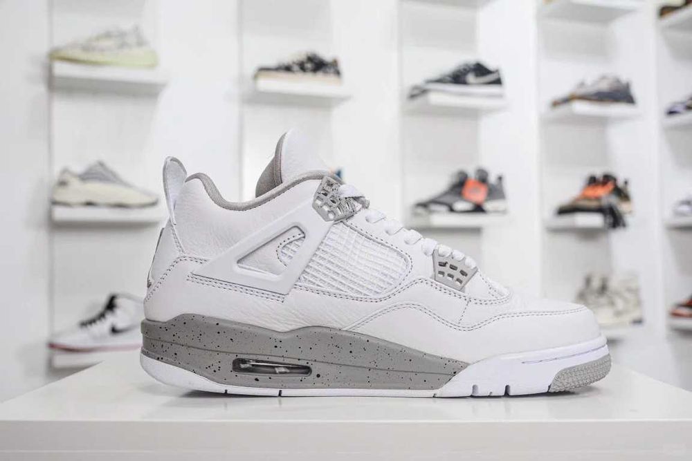Buty-Trampk-Jordan 4 retrotechwhiteOre R.43