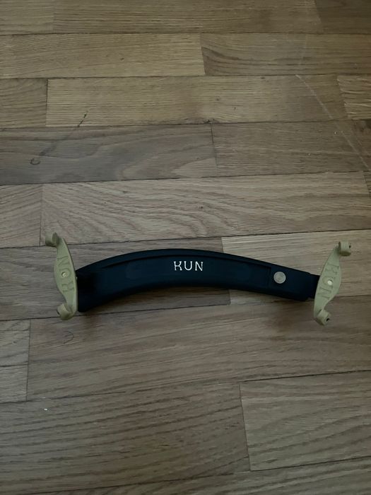 Violino, caixa e almofada
