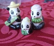 Conjunto de 3 pandas miniatura