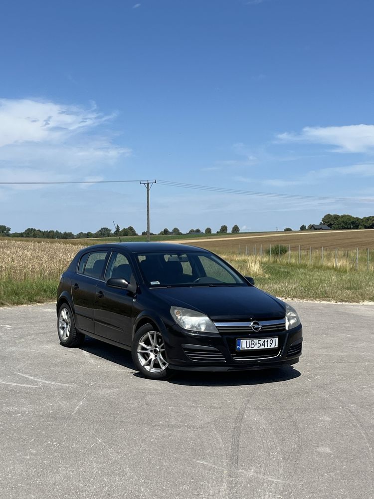 Opel Astra H    benzyna + gaz