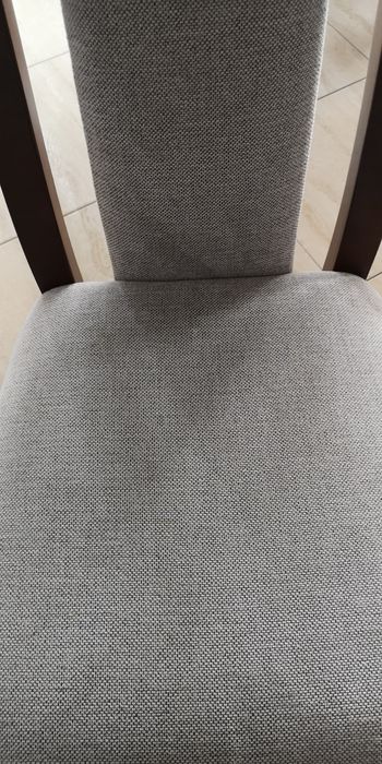 Sprzedam duży stół z krzesłami