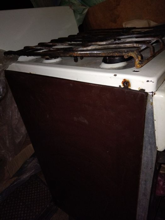 Плита газова б/у для дачі чи літню кухню.Пишіть.