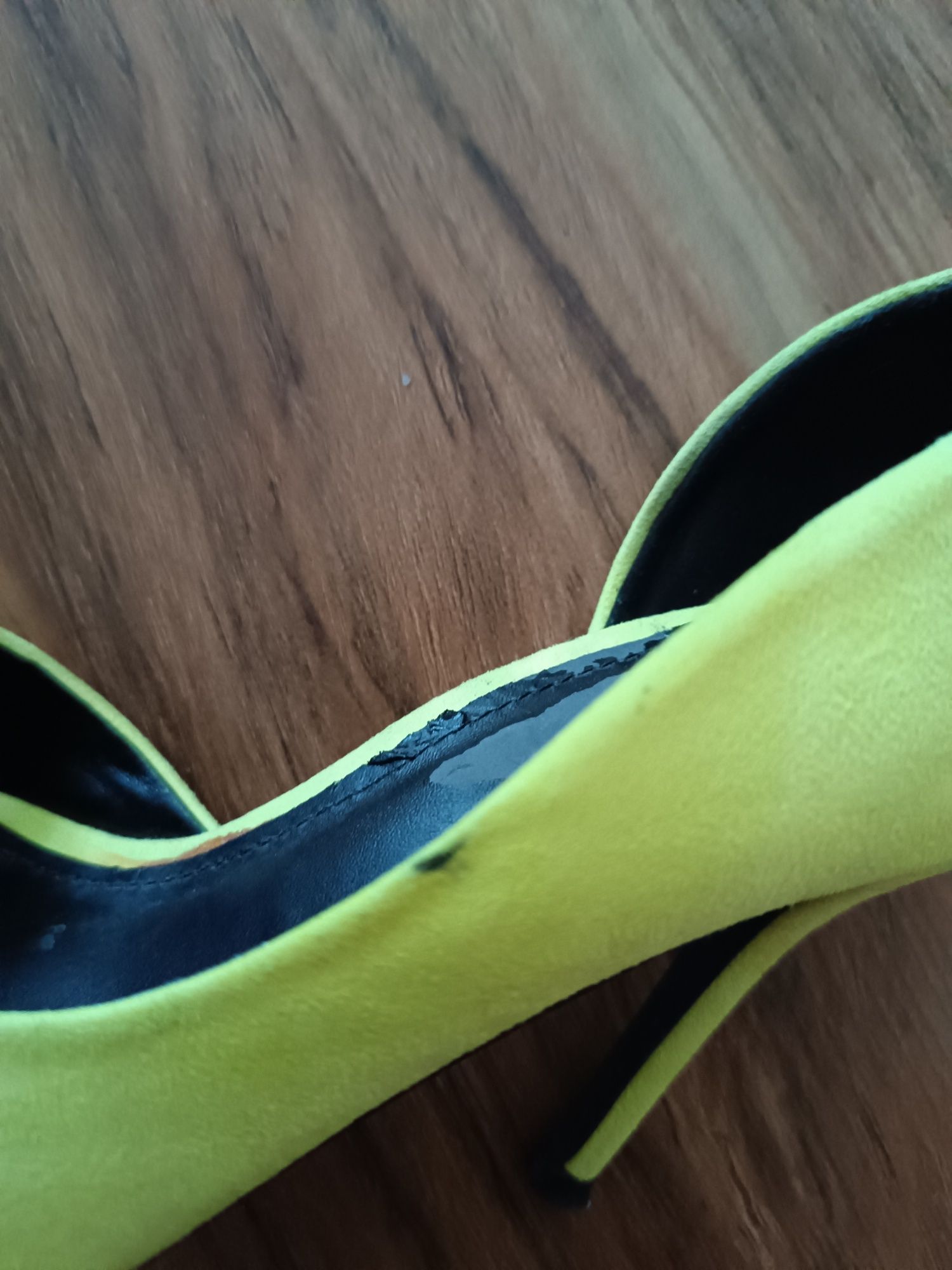 Buty neonowe rozmiar 39 event&odd.