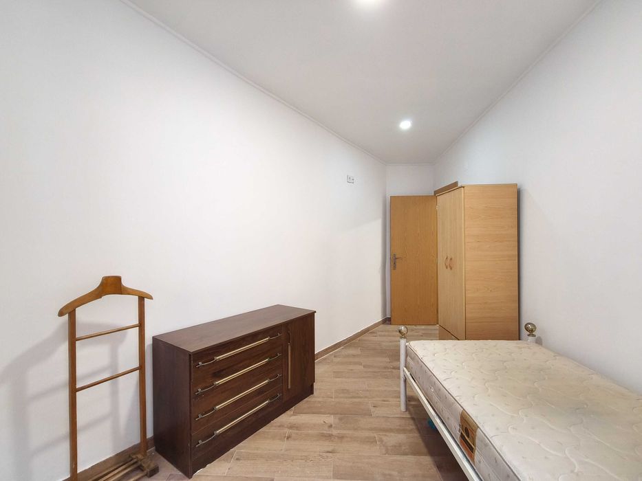 CASA/MORADIA TERREA c/pequeno terraço (área total 74m2-remodelada)