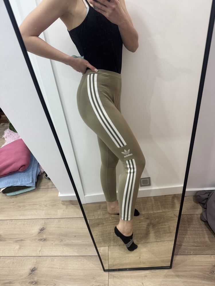 Legginsy khaki butelkowa zieleń trzy paski adidas