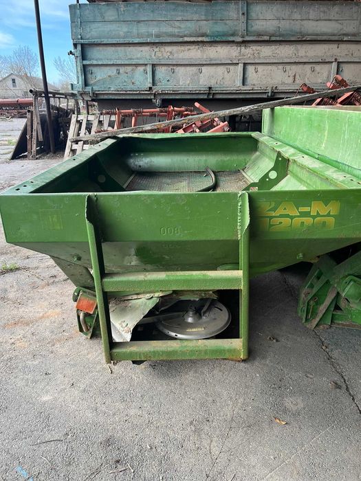 Amazone-18 Розкидач мінеральних добрив