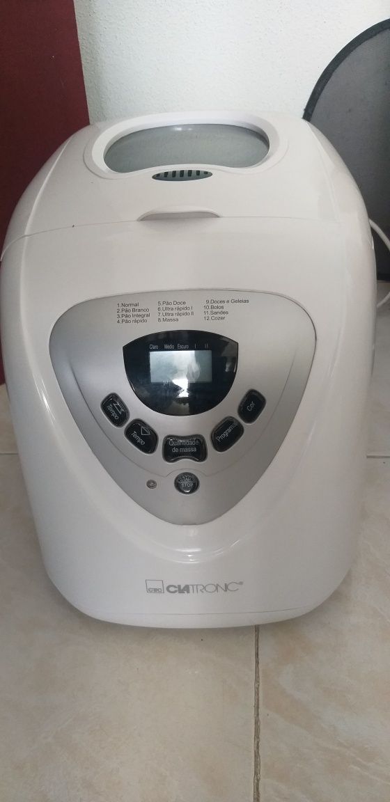 Máquina de cozer pão